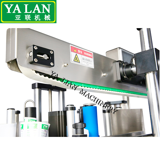 Automatic labeling machine for round bottles 7