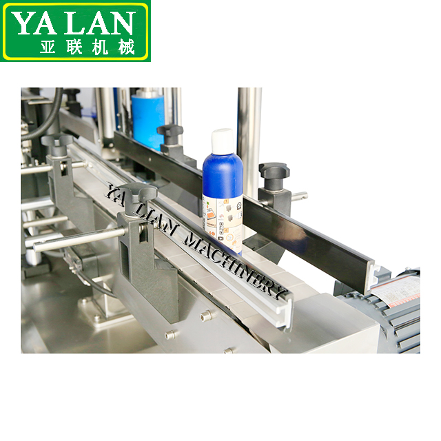 Automatic labeling machine for round bottles 4